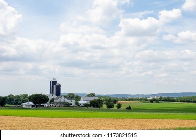 The Beautiful Landscape Of Rural Farming America. The Farmland Of Lancaster County, Pennsylvania.