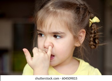 Beautiful Little Girl Picking Her Nose Stock Photo 604509815 | Shutterstock