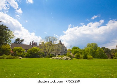 Beautiful Long Island Gold Coast Mansion And Lawn