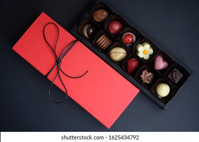 Beautiful Luxory Box Of Chocolates As A Gift For Valentine Day. Hand Made Chocolates.