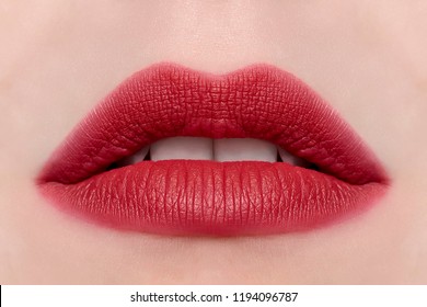 coral red lips