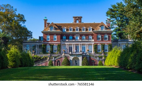 Beautiful Mansion At Long Island