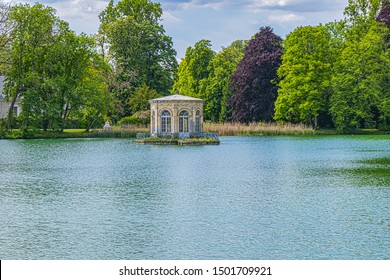 Palace of fontainebleau Images, Stock Photos & Vectors | Shutterstock