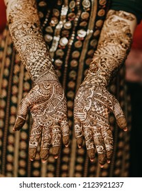 Beautiful Mehandi Design Of India Bride