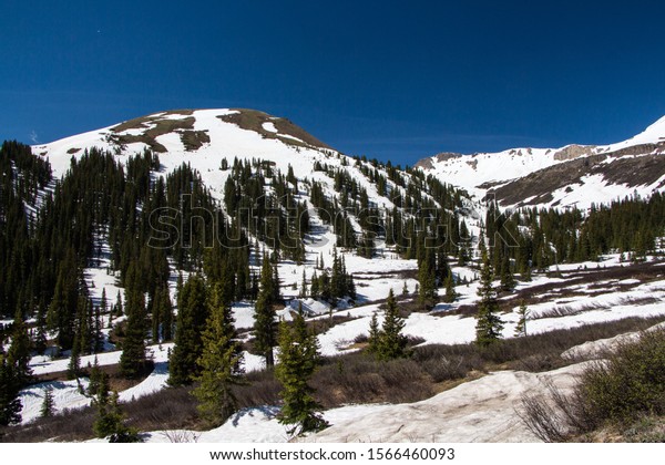beautiful Mountains\
view from Independence Pass, high mountain pass in central\
Colorado, United States. It is at elevation 12,095 ft (3,687 m) on\
the Continental\
Divide.