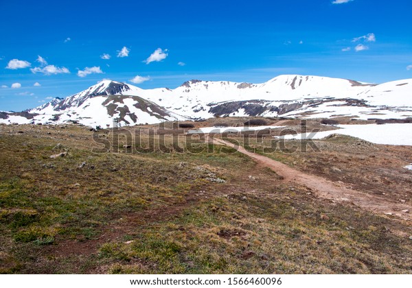 Beautiful Mountains\
view from Independence Pass, high mountain pass in central\
Colorado, United States. It is at elevation 12,095 ft (3,687 m) on\
the Continental\
Divide.