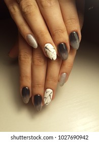 Beautiful Gradient gray nails