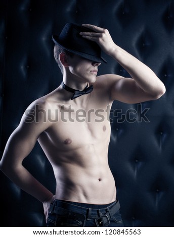 Nakes guy covered by bow galleries 690