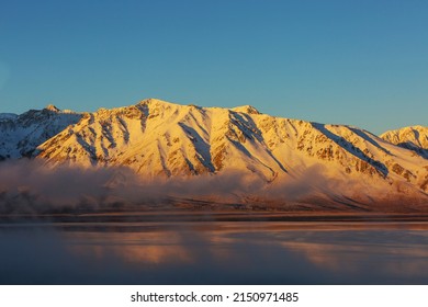 Beautiful Nature Scene In Early Winter Mountains. Sierra Nevada Landscapes. USA, California. Travel And Winter Vacation Background.