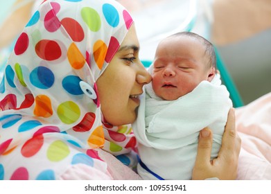 Bebe Arabe Images Photos Et Images Vectorielles De Stock Shutterstock