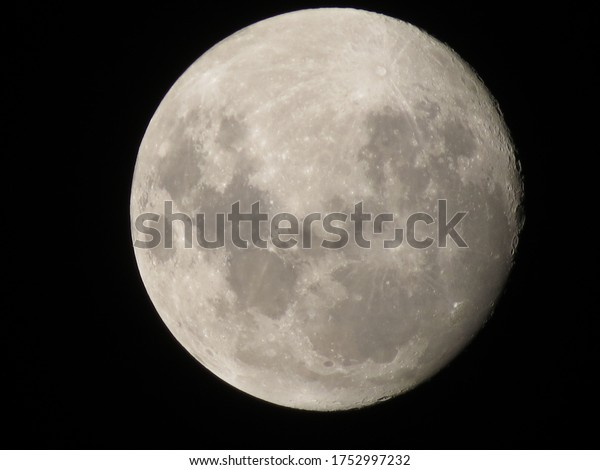 beautiful night moon,
moonlight that calms.