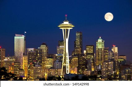 Beautiful Nightview Of Seattle From Kerry Park