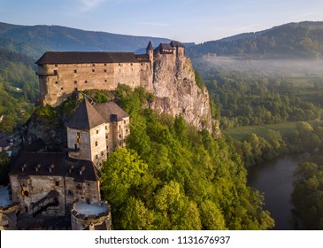 Beautiful Orava Castle In Oravsky Podzamok In Slovakia.  Morning Misty Landscape. 