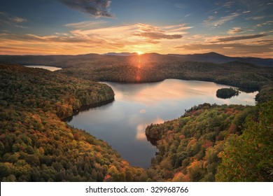 Beautiful Overlook Of Nichols Pond In Vermont In The Fall