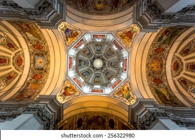 Imagenes Fotos De Stock Y Vectores Sobre Cathedral Ceiling Light