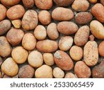 Beautiful pebble floor arrangement, Pebble on the wall, HD pebble wallpaper, Wallpaper, Spherical rock decoration, Pebble art, Golden pebbles, Rock, Stones on the floor, Stone art, Stones on the wall