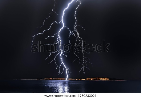 Beautiful Photo Of Lightning\
and Sea
