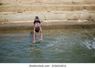 27,145 Young boy bath Images, Stock Photos & Vectors | Shutterstock