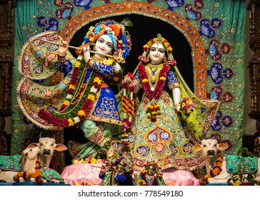 Beautiful Radhe Krishna Statue 