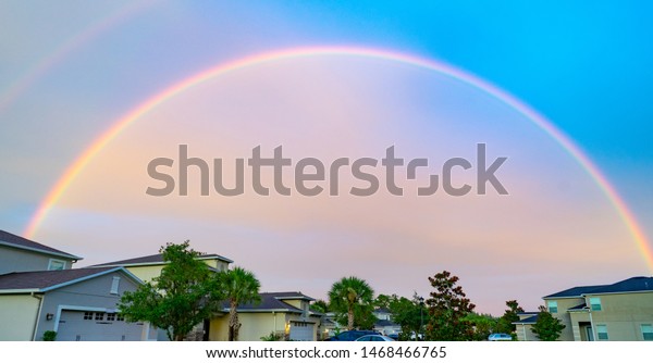 Beautiful rainbow and cloud\
of florida
