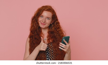 Hermosa mujer cabello rojo