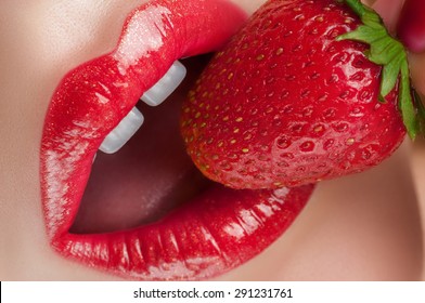 10,650 Strawberry lips Images, Stock Photos & Vectors | Shutterstock