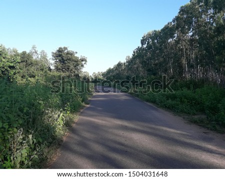 Similar – Zwei Menschen wandern auf einem Berg