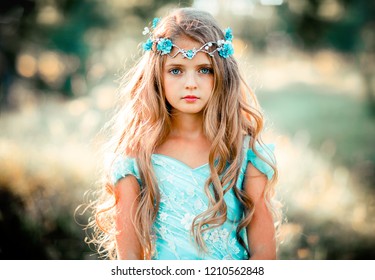 Girls and hair pretty with blonde eyes blue 10 Most