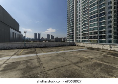 A beautiful rooftop parking with nice cityscape view