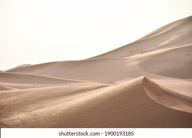 Beautiful sand dunes in the desert of Al Ain, Abu Dhabi, UAE.