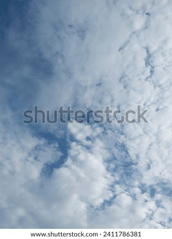 The beautiful scenary of clouds with the blu sky