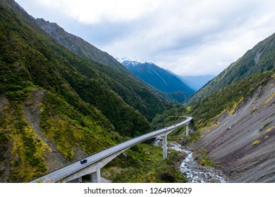 Beautiful scenery in Arthur Pass National park, New Zealand.