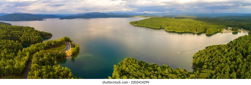 Beautiful Scenic Views At Lake Jocassee South Carolina