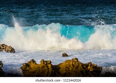 beautiful sea with big waves