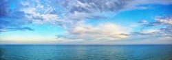 Prachtig Zeegezicht Panorama. Samenstelling Van De Natuur