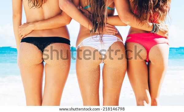 Girls In Skimpy Bikinis