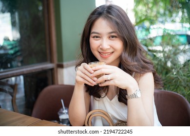 Beautiful Smiling Asian Women Sitting In Cafe Drink Coffee Shop Pretty Woman