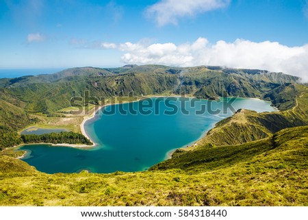 Beautiful sunny view of Lagoa do Fogo São Miguel Açores