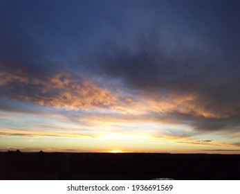 朝焼け 空 の画像 写真素材 ベクター画像 Shutterstock