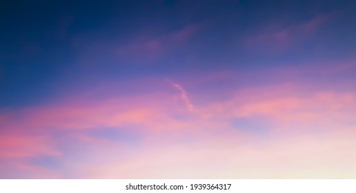 Hermoso cielo atardecer sobre