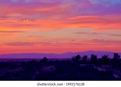 Beautiful Sunset In The Southern California Desert City Palmdale