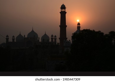 129 Sunset Badshahi Masjid Images, Stock Photos & Vectors | Shutterstock