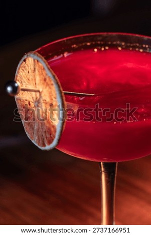 Beautiful texture on a cosmopolitan using reg edible glitter and and a dehydrated lime wheel