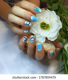 beautiful trendy nails and bright  summer manicure designs  Gentle blue   sand color gel polish drawing coconut   palms