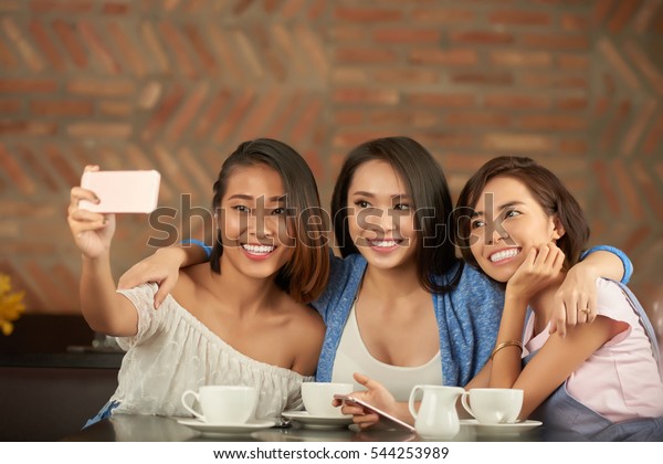 Viet cafe girls