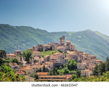 37 Castel del sasso Images, Stock Photos & Vectors | Shutterstock