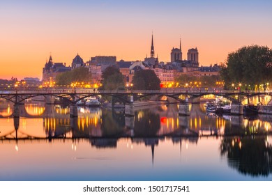Pont Des Arts Night Bridge Hd Stock Images Shutterstock