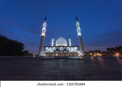 Beautiful View Mosque Blue Hour Shah Stock Photo Edit Now 1105783484 Shutterstock