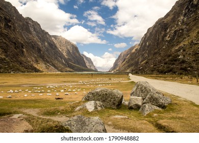 Beautiful View Of Mountains In Huascarán Peru