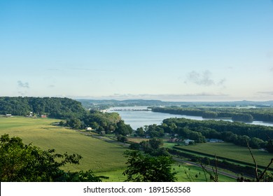 Beautiful View Out Over The Mississippi River From Bellevue State Park, Iowa.